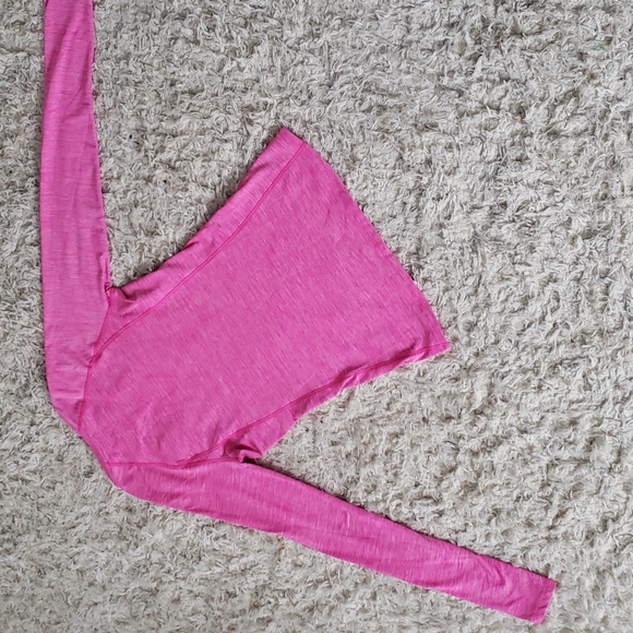 Pink Underarmour long sleeve shirt size adult medium - Picture 3 of 4